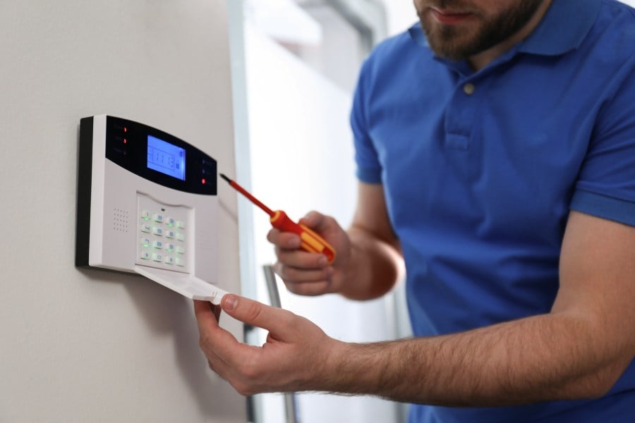 Installation einer Alarmanlage