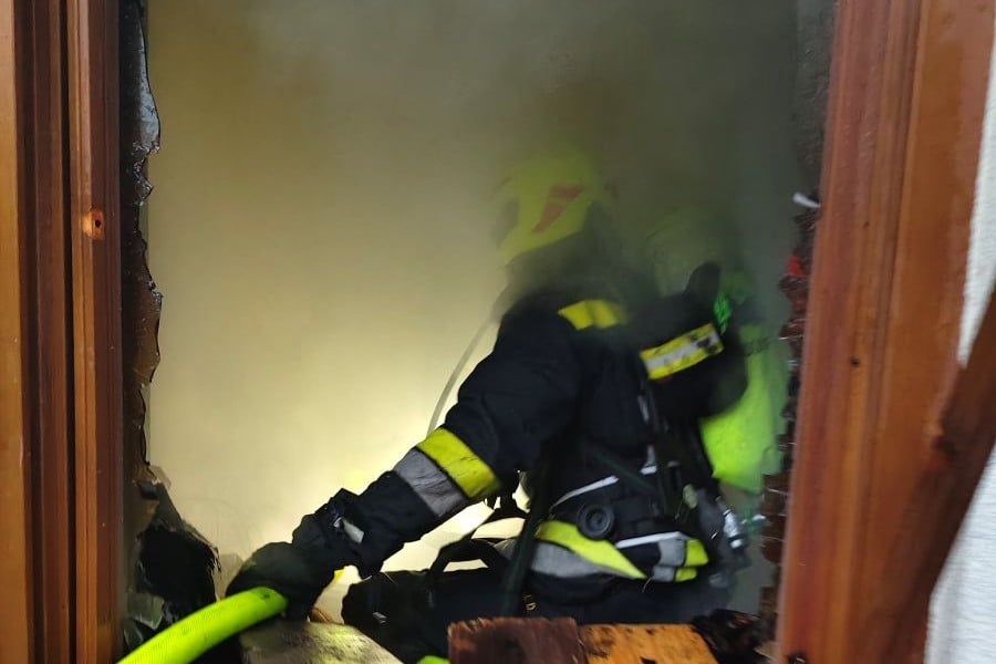 Feuerwehrmann bei einer Übung