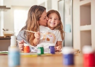Eine Damen wir Ärztin untersucht
