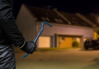Nachbarn plaudern miteinander